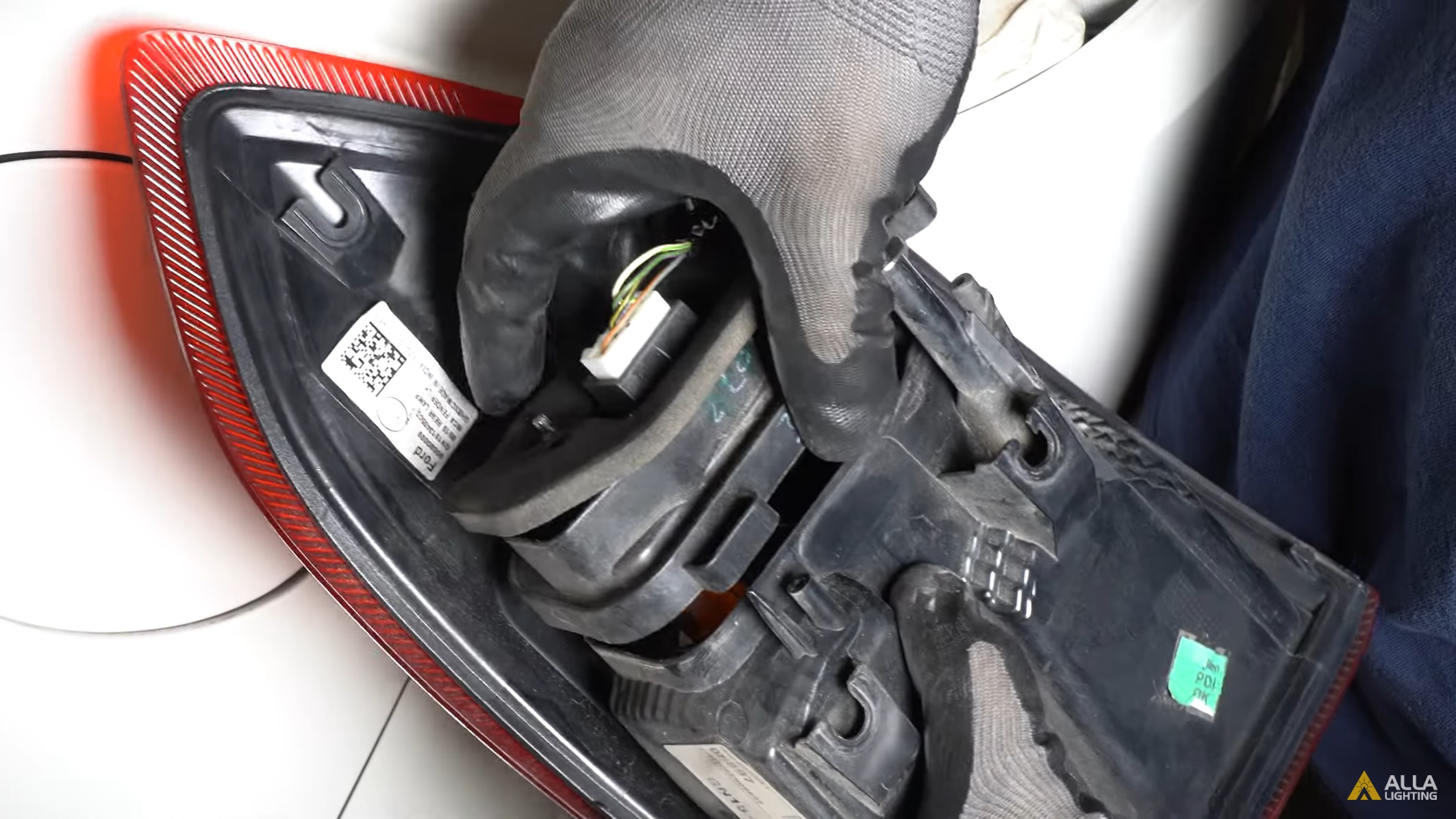 How to Change | Replace | Install 2018 Ford EcoSport Rear Turn Signal Lights Bulbs | LED upgrade 9