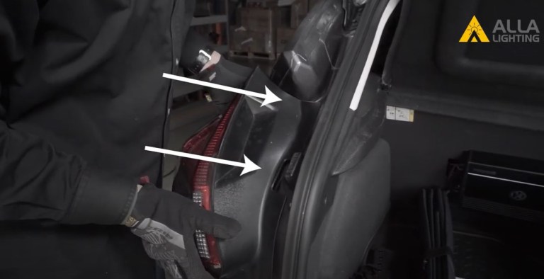 How to Fix Brake Light bulb Error Code when upgrade to LEDs 16
