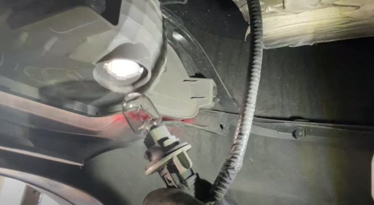 How to replace reverse lights with LED bulbs in a 2019 Honda Passport 3