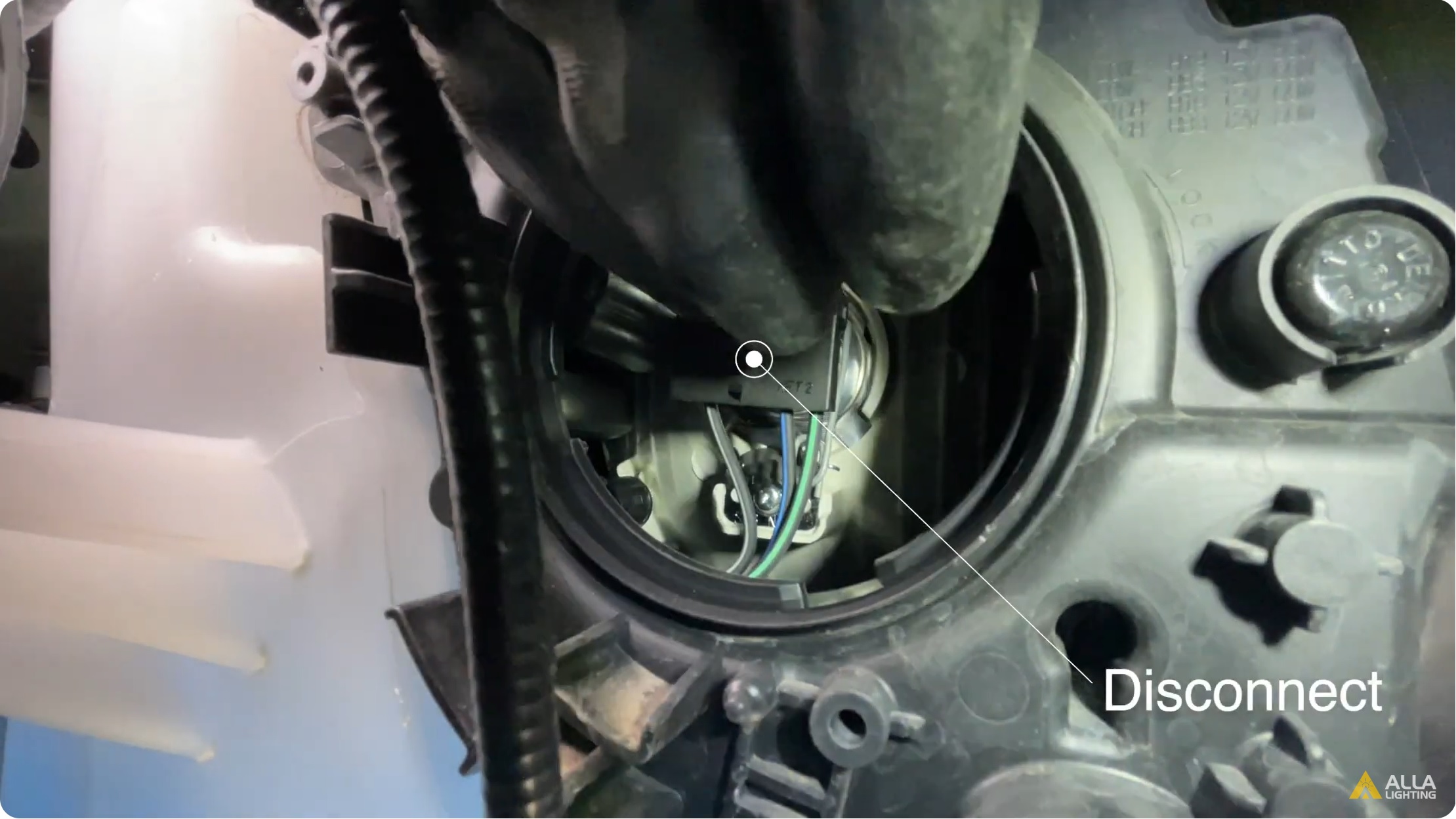 Easy Replace Headlight bulbs 2020-2023 Kia Soul | LED Installation 32
