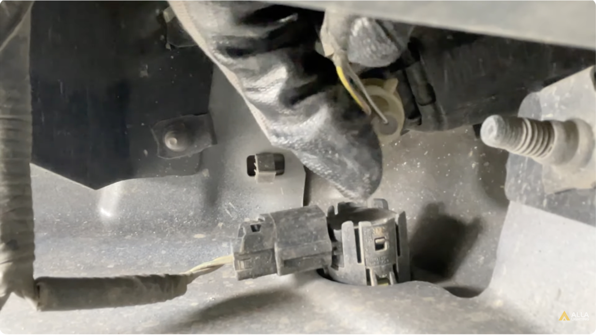 How to install 2019-2023 Ford Ranger License Plate Light Bulb 15