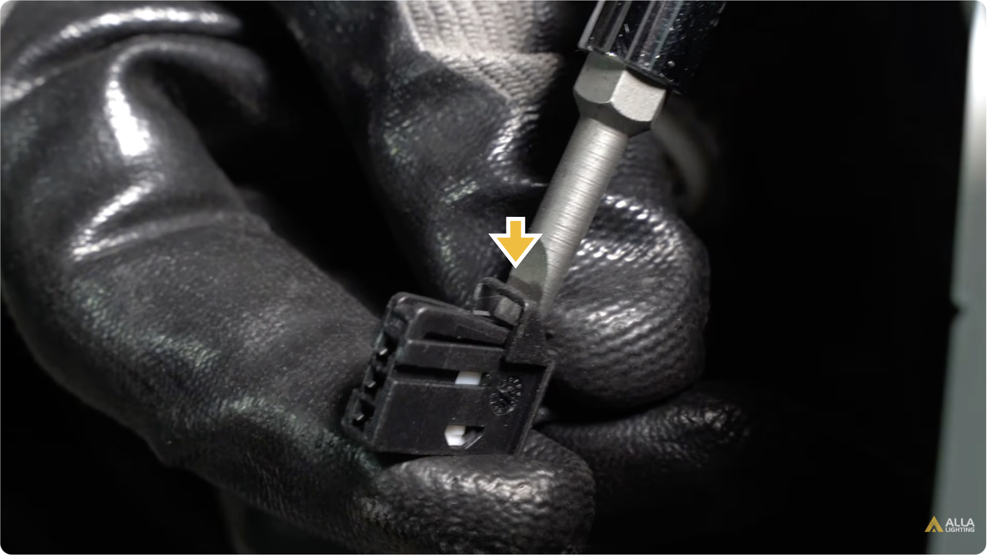 How to Change 2018-2023 Chevrolet Equinox Hi/Low Beam HID Headlights 20