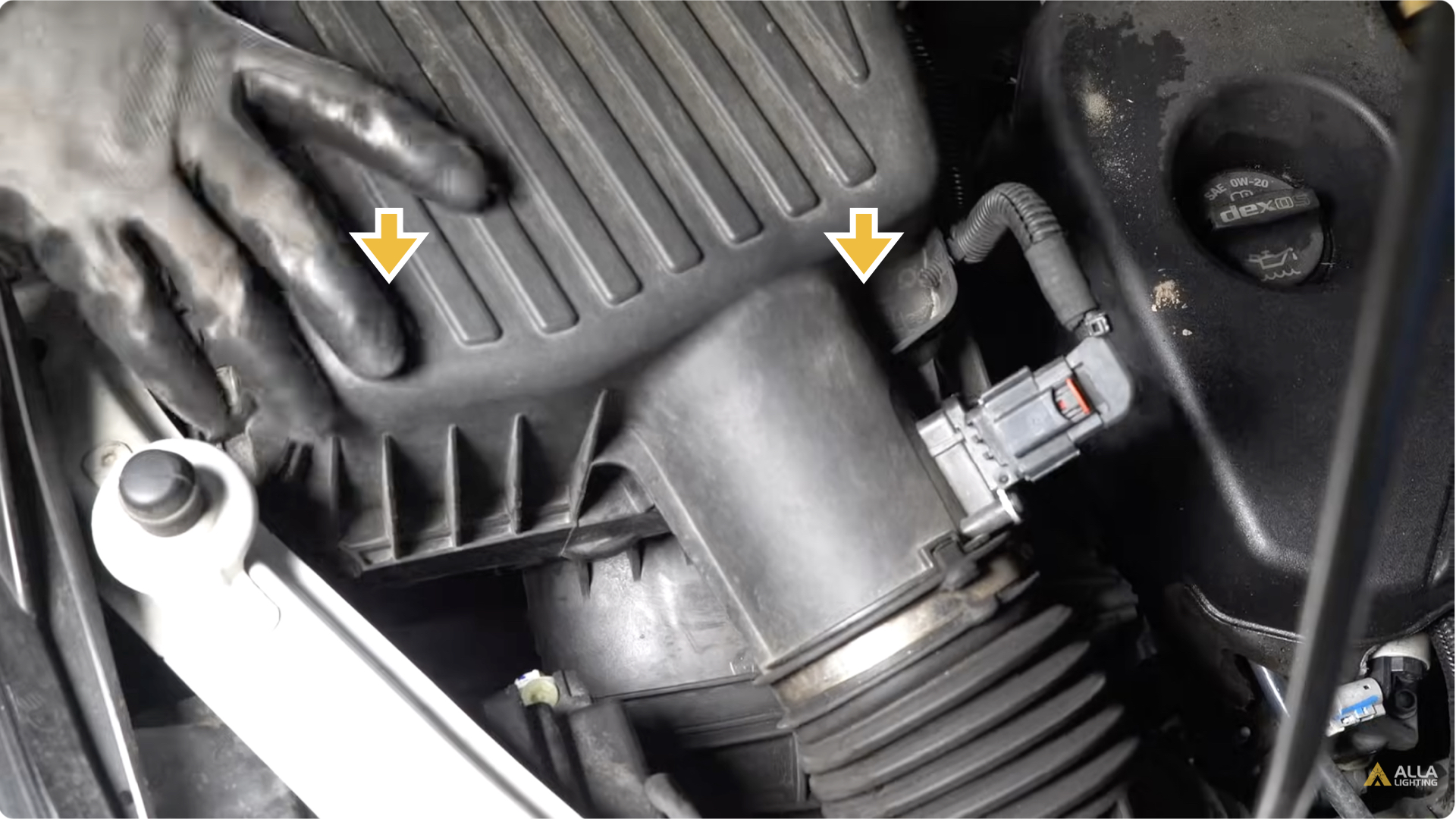 How to Change 2018-2023 Chevrolet Equinox Hi/Low Beam HID Headlights 31