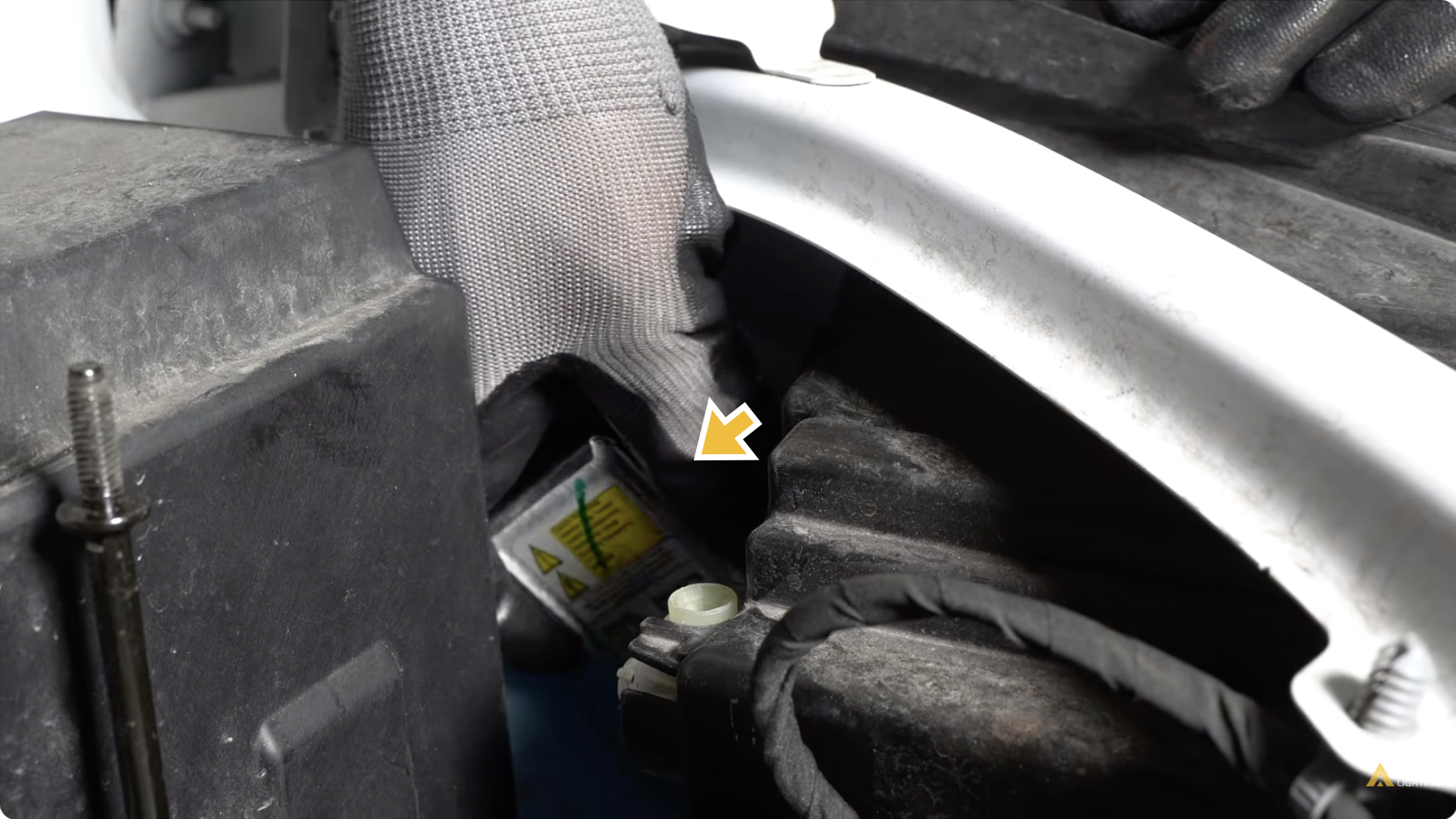 How to Change 2018-2023 Chevrolet Equinox Hi/Low Beam HID Headlights 40