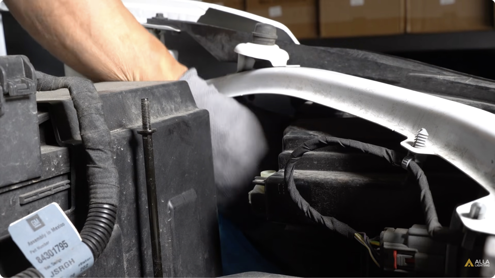 How to Change 2018-2023 Chevrolet Equinox Hi/Low Beam HID Headlights 43