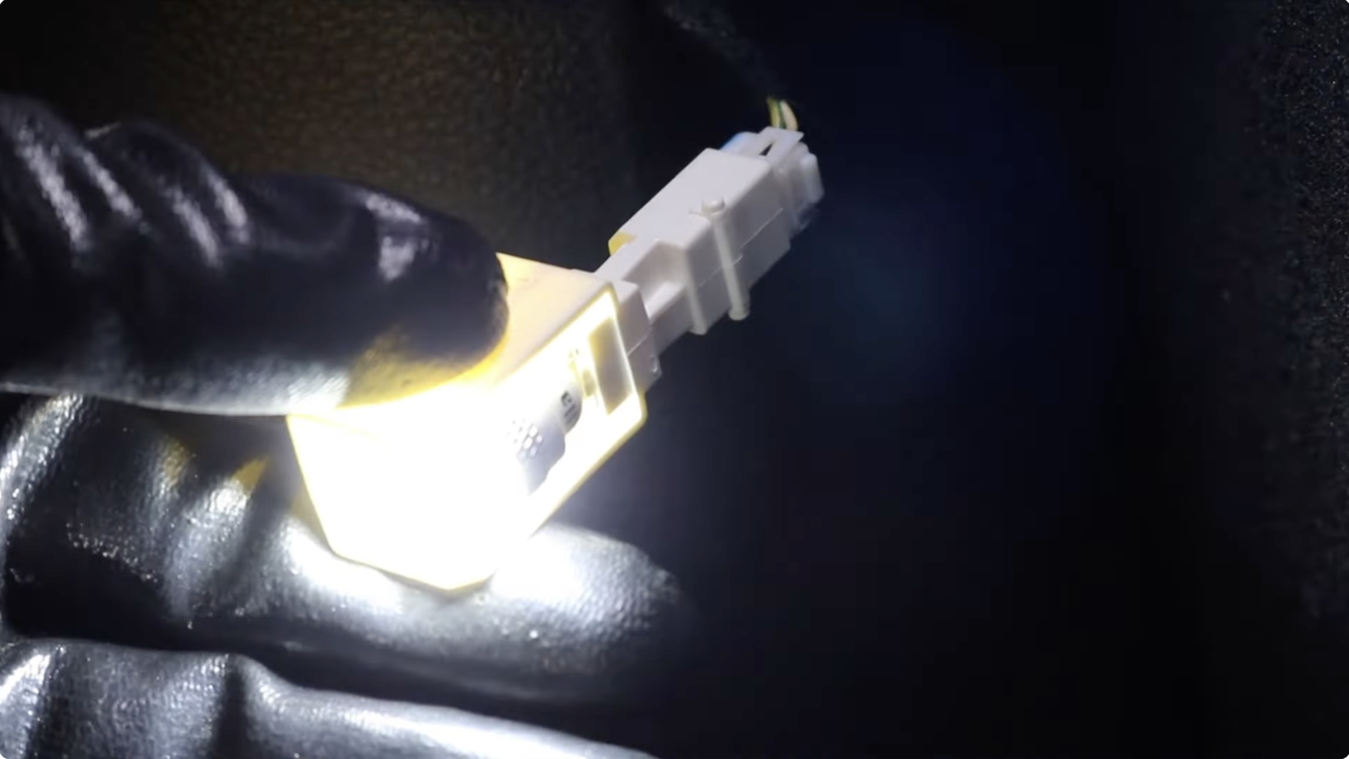 2018-2022 Jeep Compass Trunk Lights Bulbs Installation 12